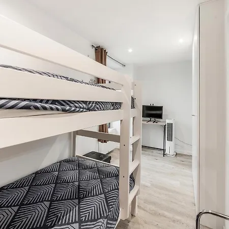 Gorgeous In With Kitchen شقة سان-بونوا-دي-أونديس